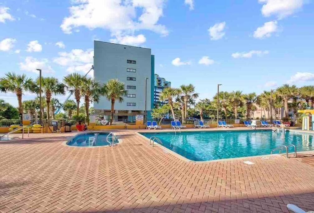 Beautiful Ocean Views, On 15th Floor! Aparthotel