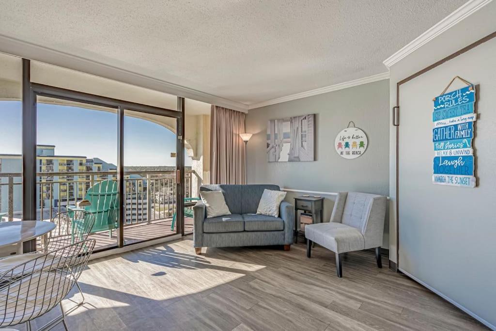 Beautiful Ocean Views, On 15th Floor!