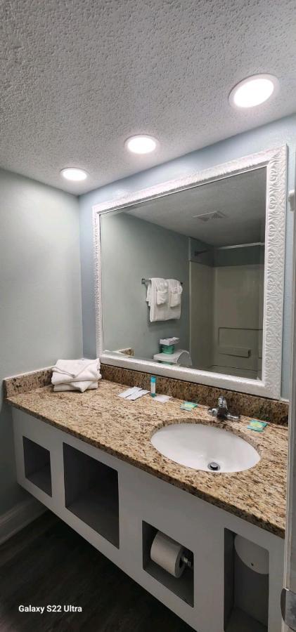 Oceanfront Efficiency T606 *