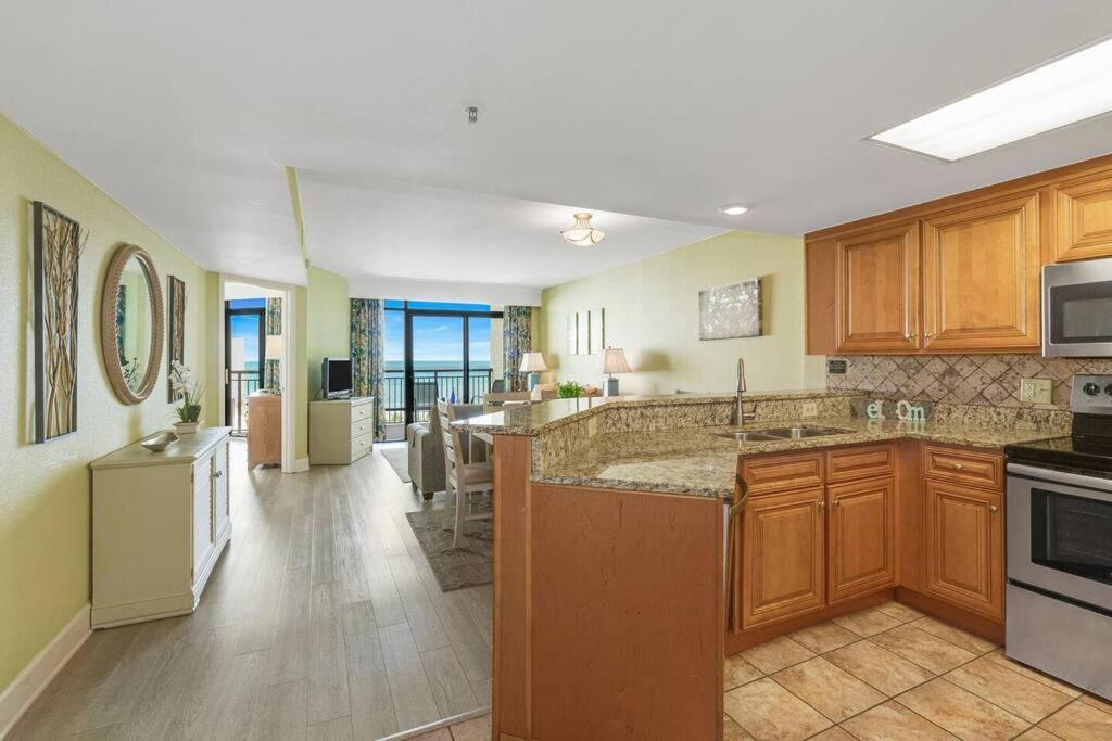 Breathtaking Oceanfront Grand Cayman 451 Apartment Myrtle Beach