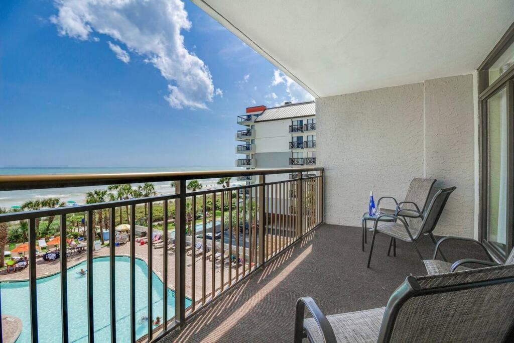 Apartment Breathtaking Oceanfront Grand Cayman 451
