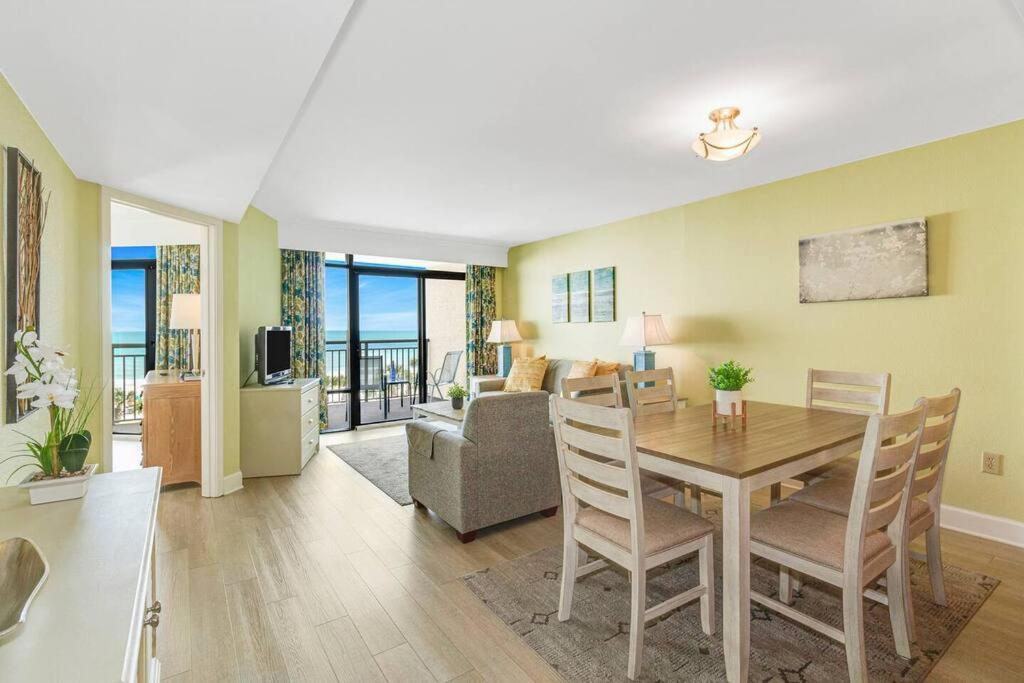 Breathtaking Oceanfront Grand Cayman 451 Apartment *