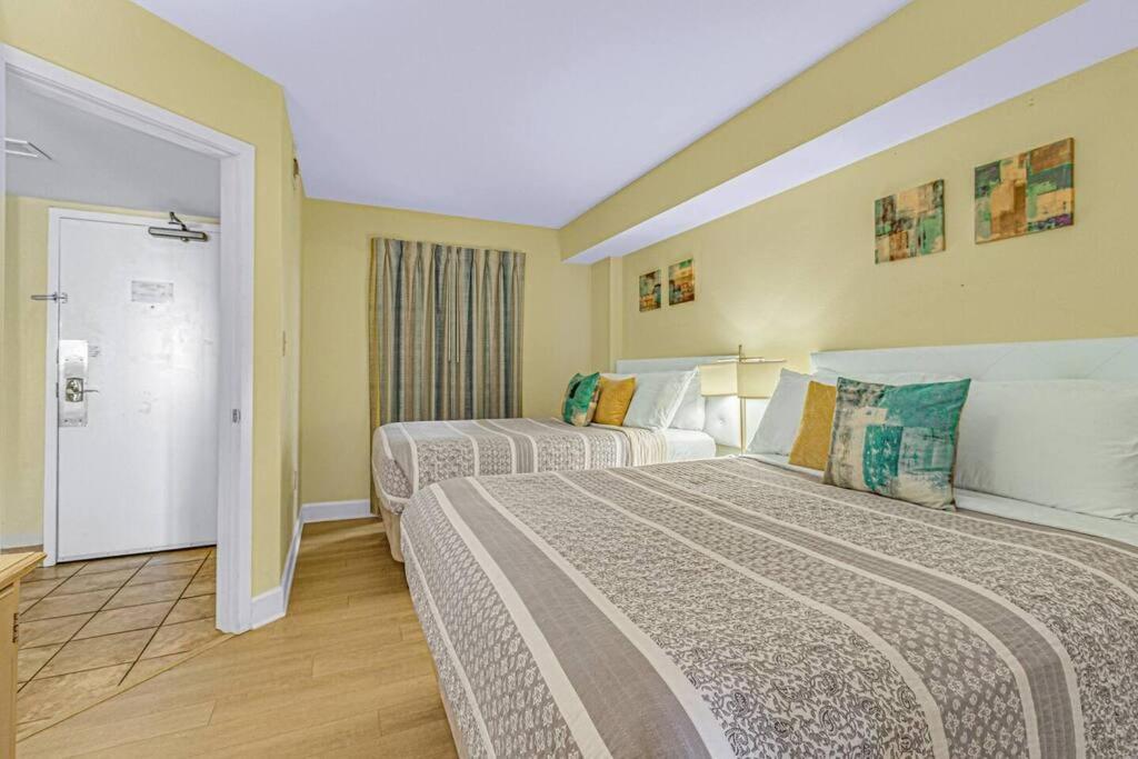 Apartment Breathtaking Oceanfront Grand Cayman 451