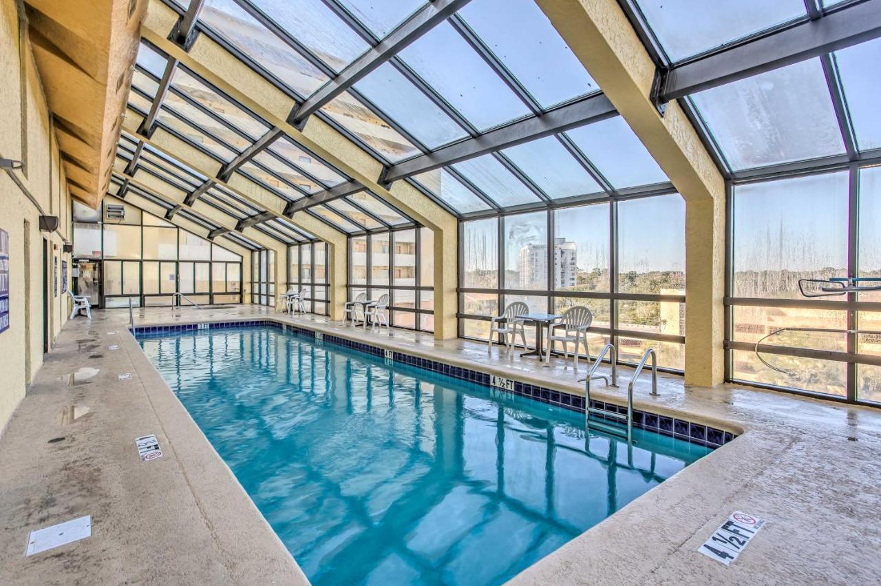Beachfront Myrtle Retreat With Pool Views! Apartment