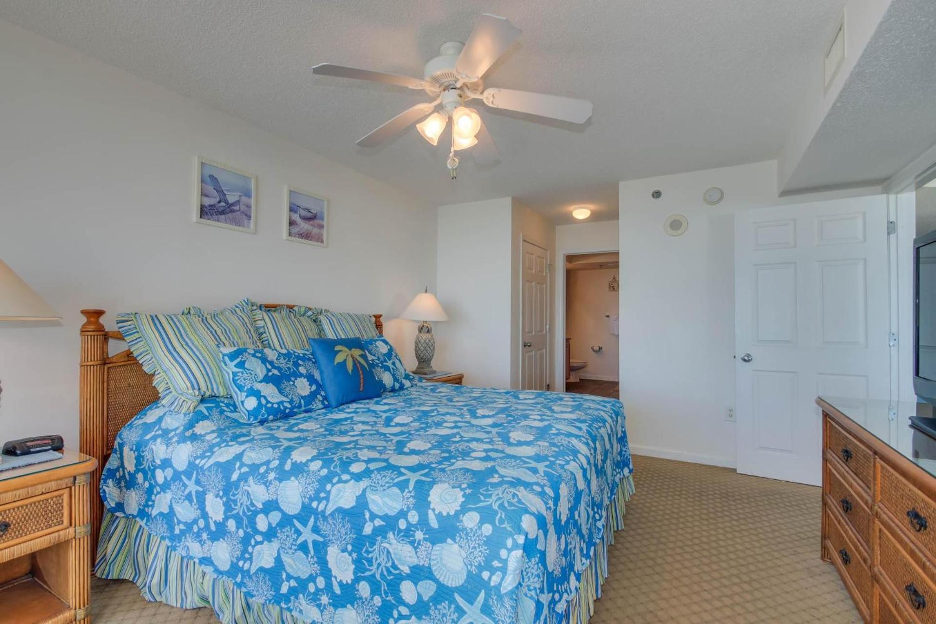 Crescent Shores N - 1001 - Oceanfront-crescent Section Holiday home