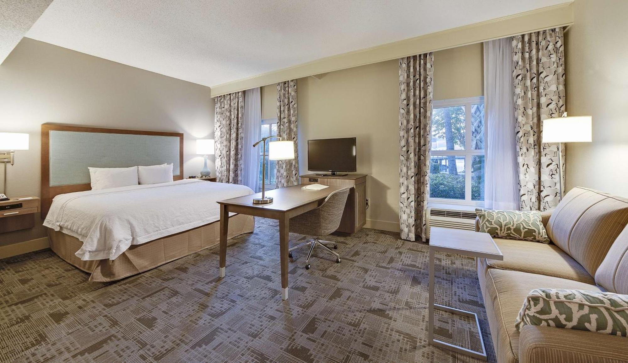 Hampton Myrtle Broadway At The Hotel 3*