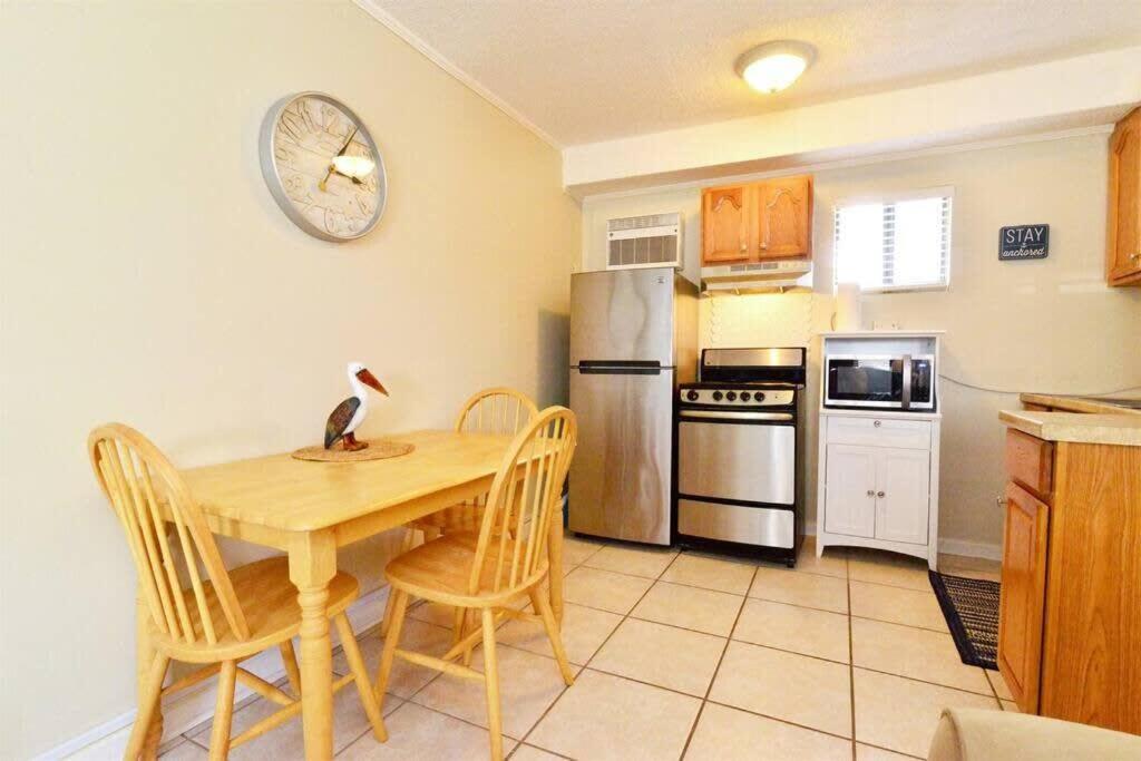 Across Street From Beach With Pool Top Location