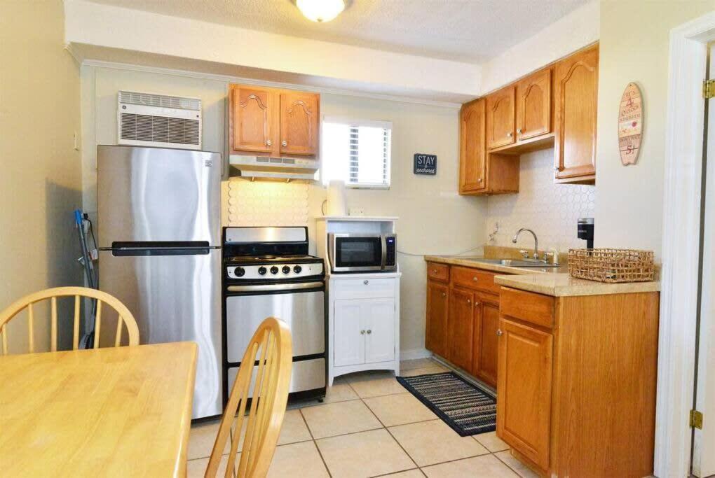 Across Street From Beach With Pool Top Location *