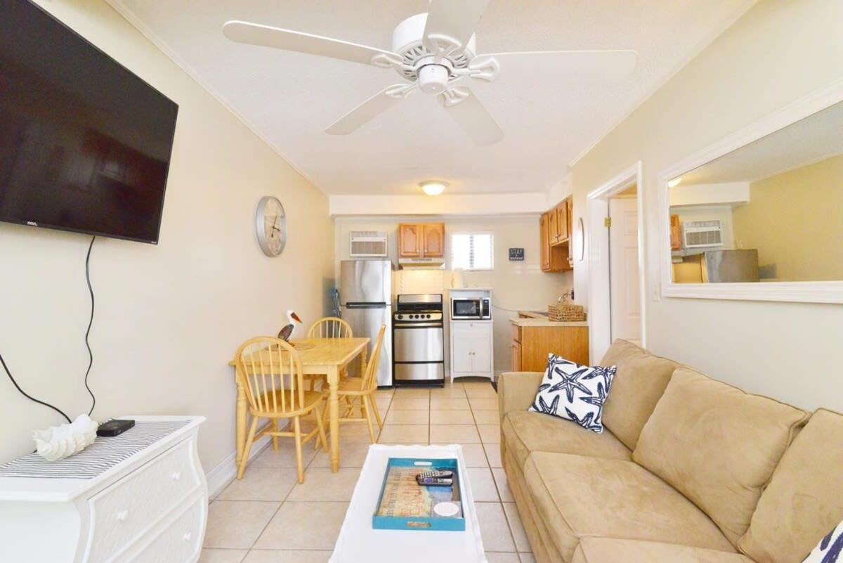 Holiday home Across Street From Beach With Pool Top Location *