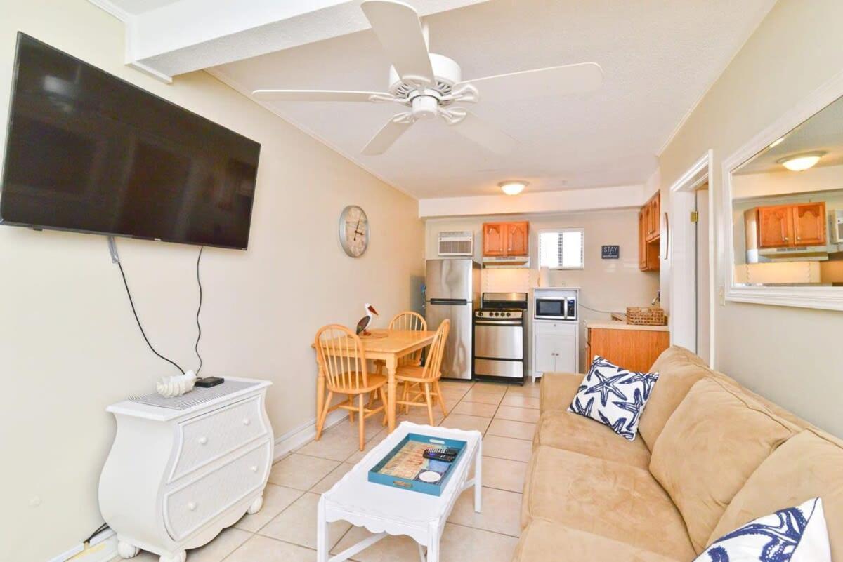 Across Street From Beach With Pool Top Location Holiday home
