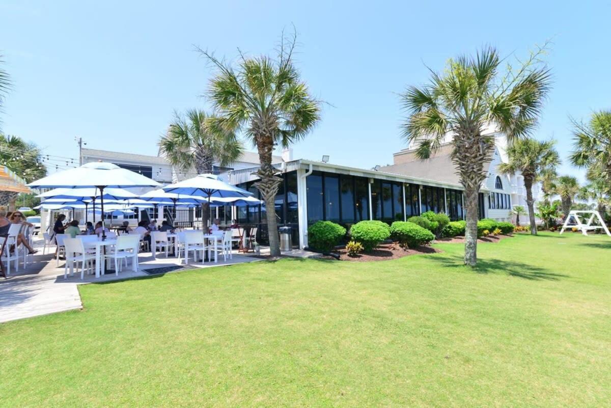 Oceanfront Paradise Lazy River Near Boardwalk Holiday home *