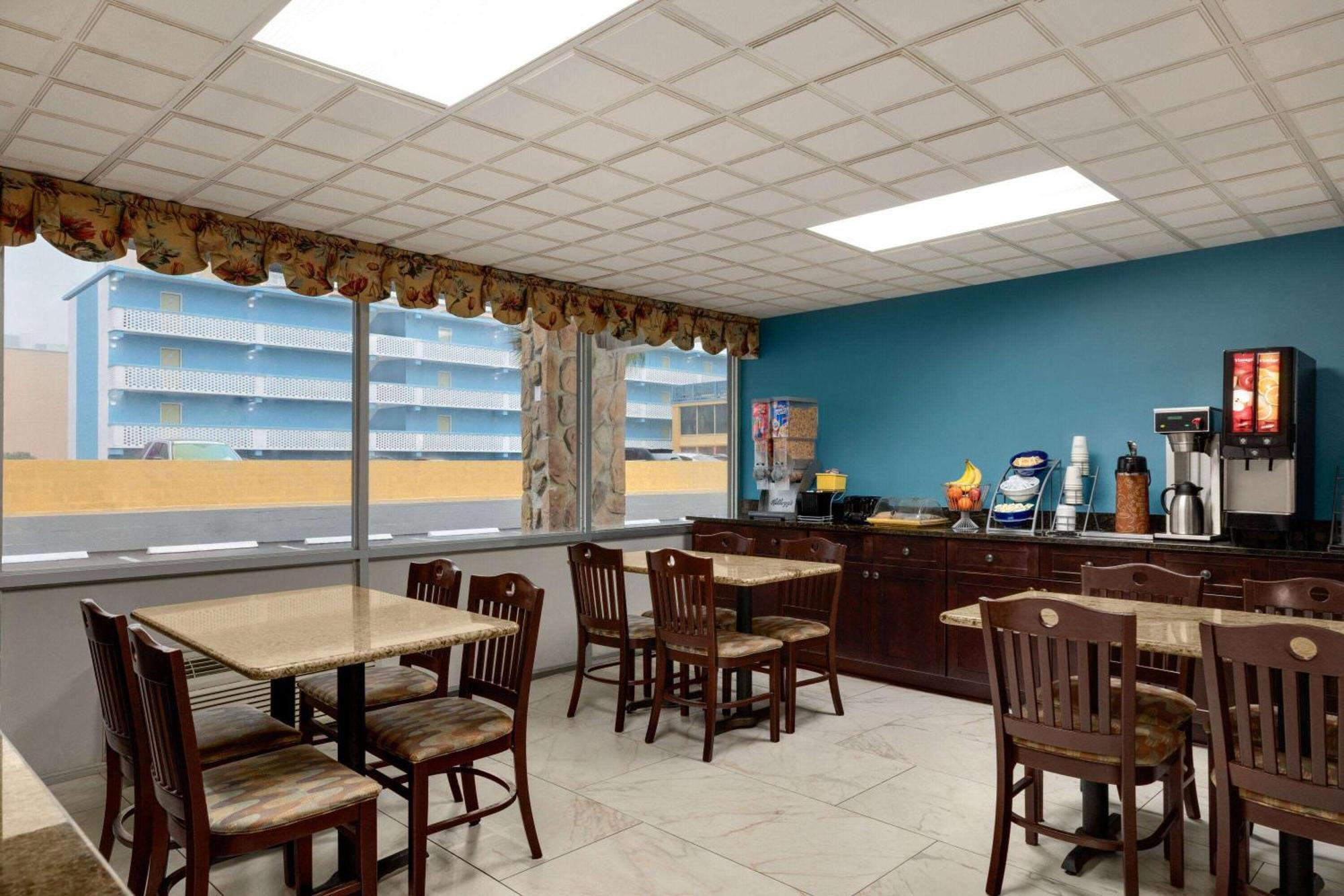 Hotel Days By Wyndham Myrtle Beach-beach Front Myrtle Beach