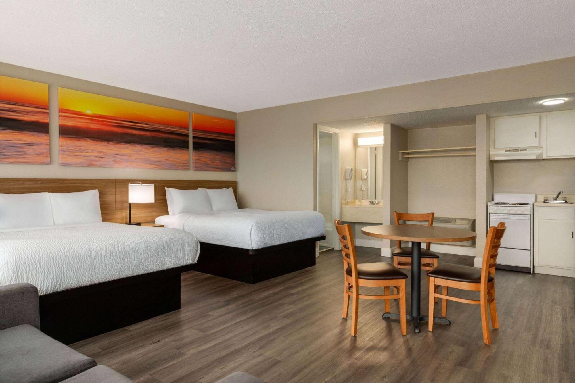 Hotel Days By Wyndham Myrtle Beach-beach Front Myrtle Beach