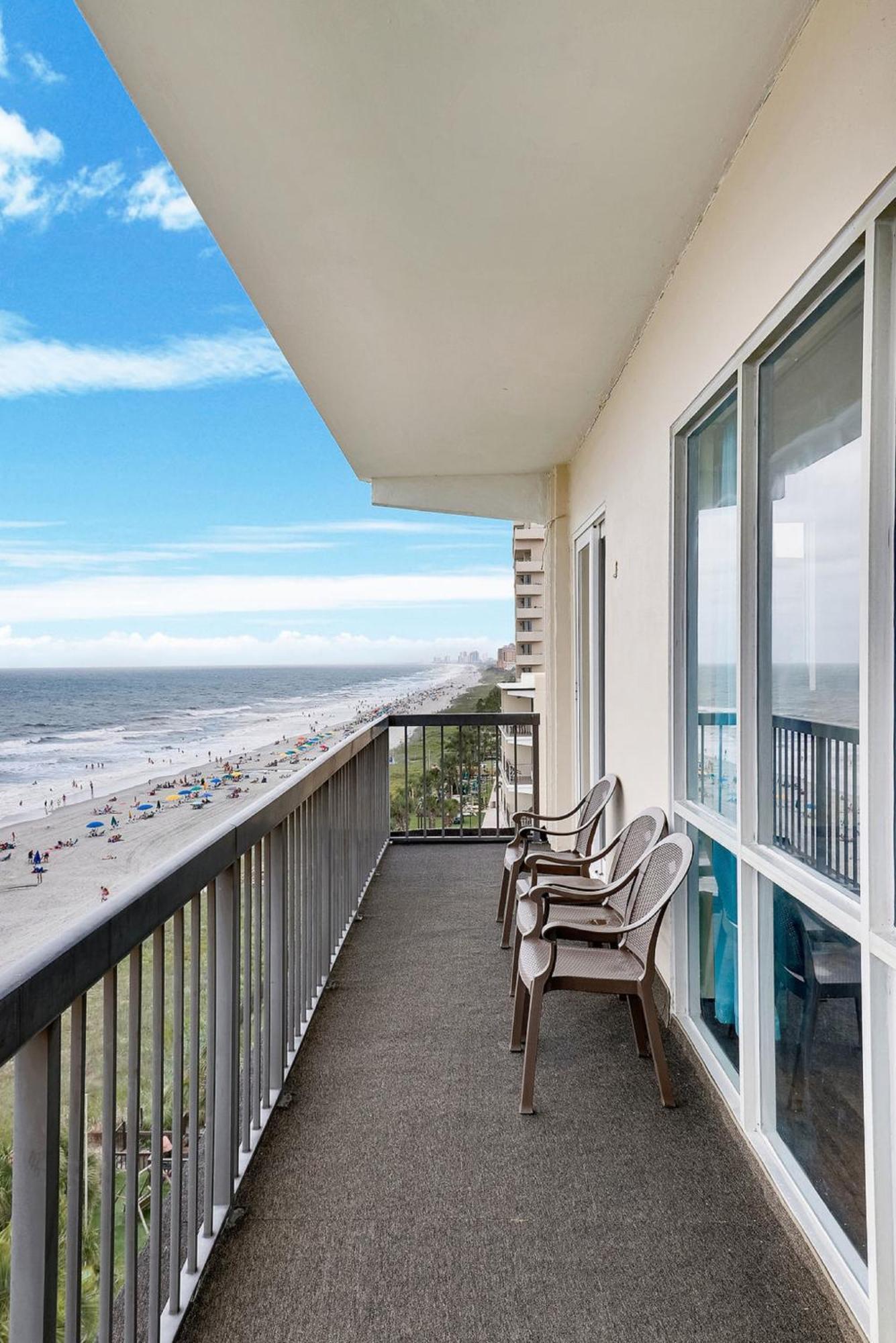North Shore Oceanfront Resort 3*