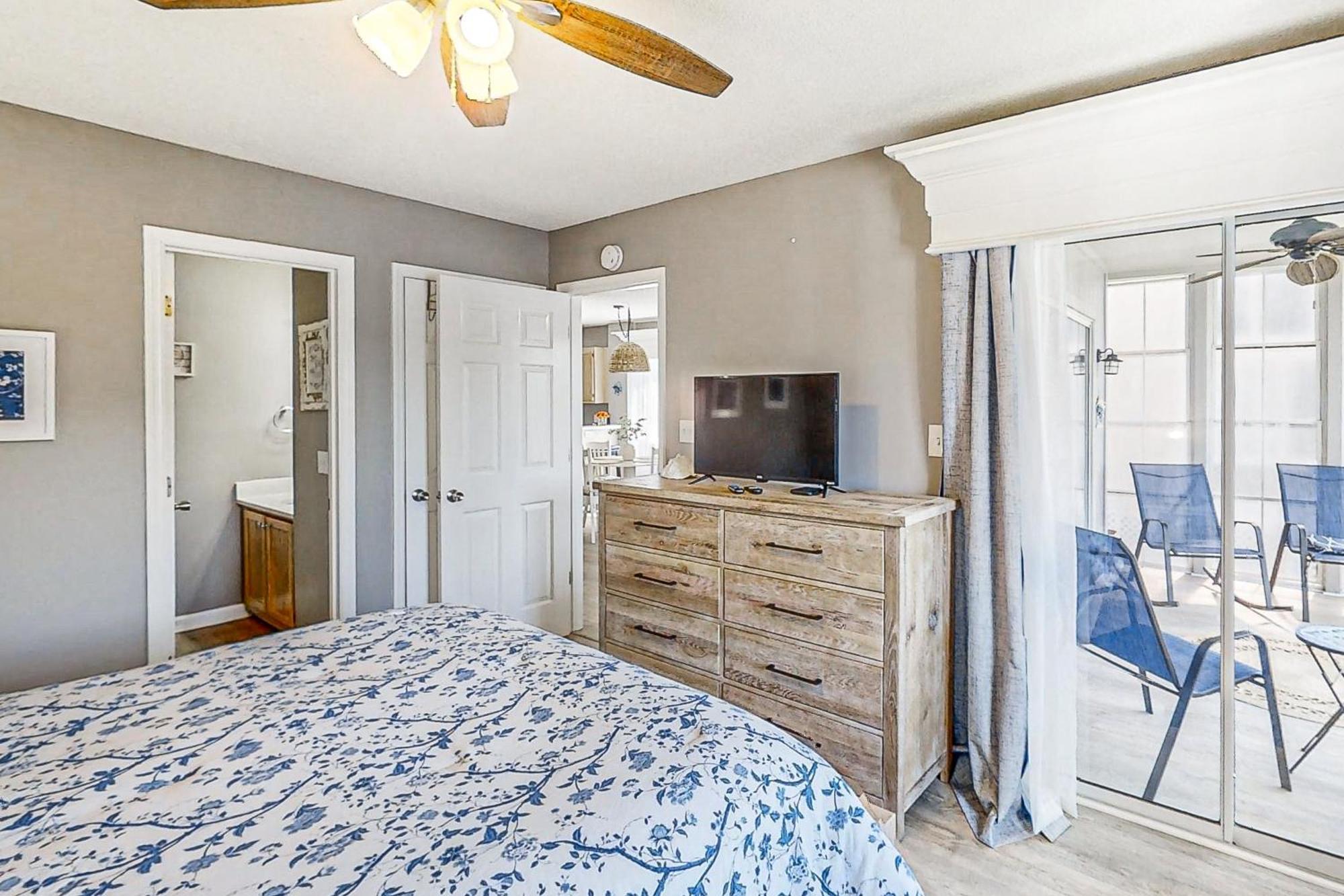 Apartment Waterway Landing 216a *