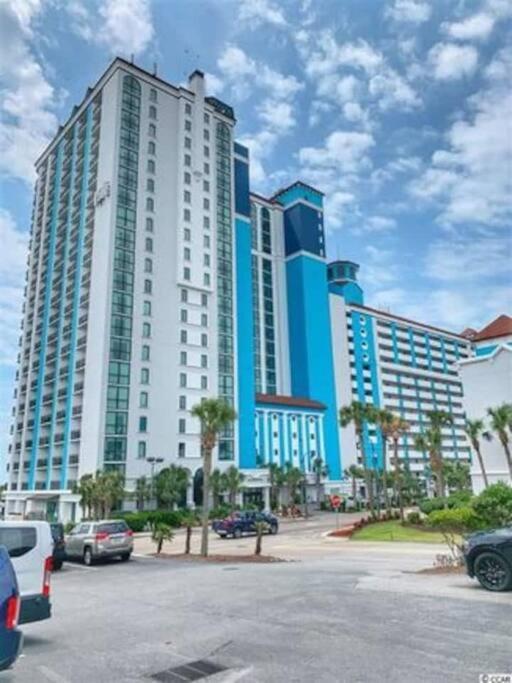 Oceanfront Oasis, Luxe 1br Haven With Full Kitchen! Cr 622 Apartment
