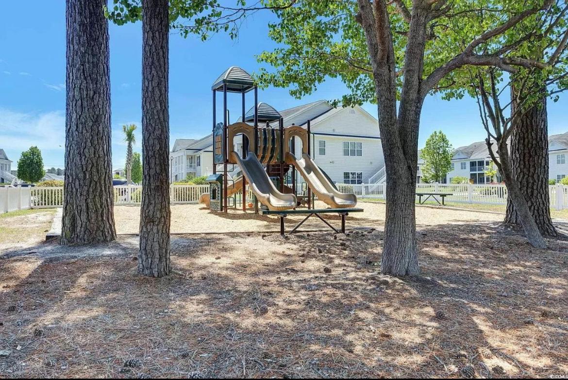 A Away From - Amazing Golf Course Views *