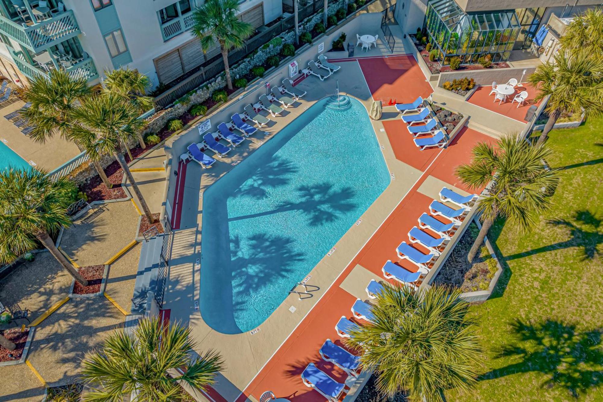 Beautifully Renovated 1 Bedroom Condo-stunning Ocean Views- Ocean Forest 801 Holiday home *