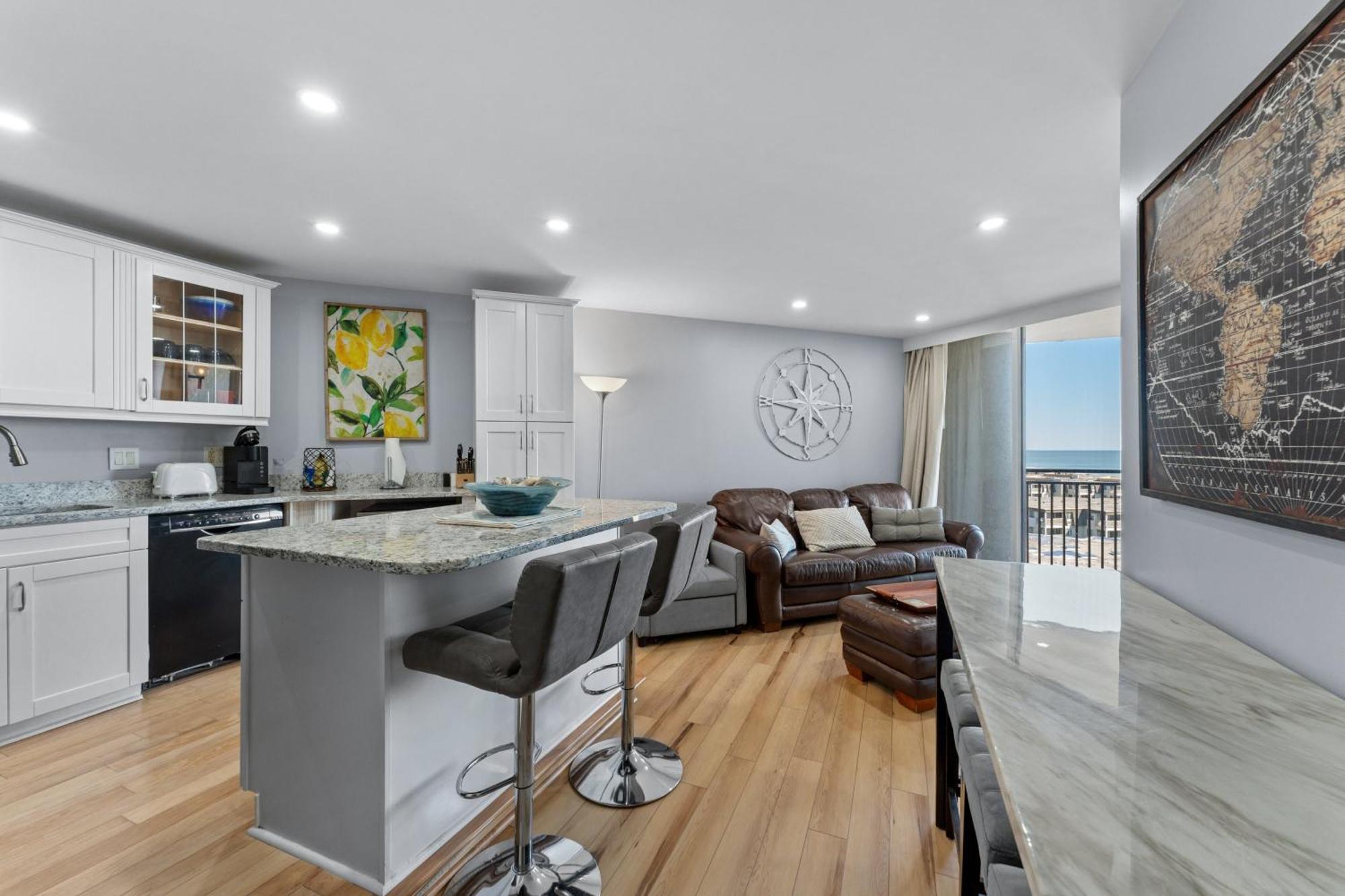 Beautifully Renovated 1 Bedroom Condo-stunning Ocean Views- Ocean Forest 801 Holiday home
