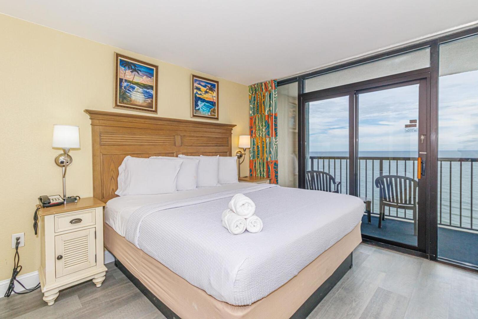 Gorgeous Oceanfront 3 Bedroom Condo! Sleeps 10 Guests! Compass Cove Mariner Tower 1217 * Myrtle Beach