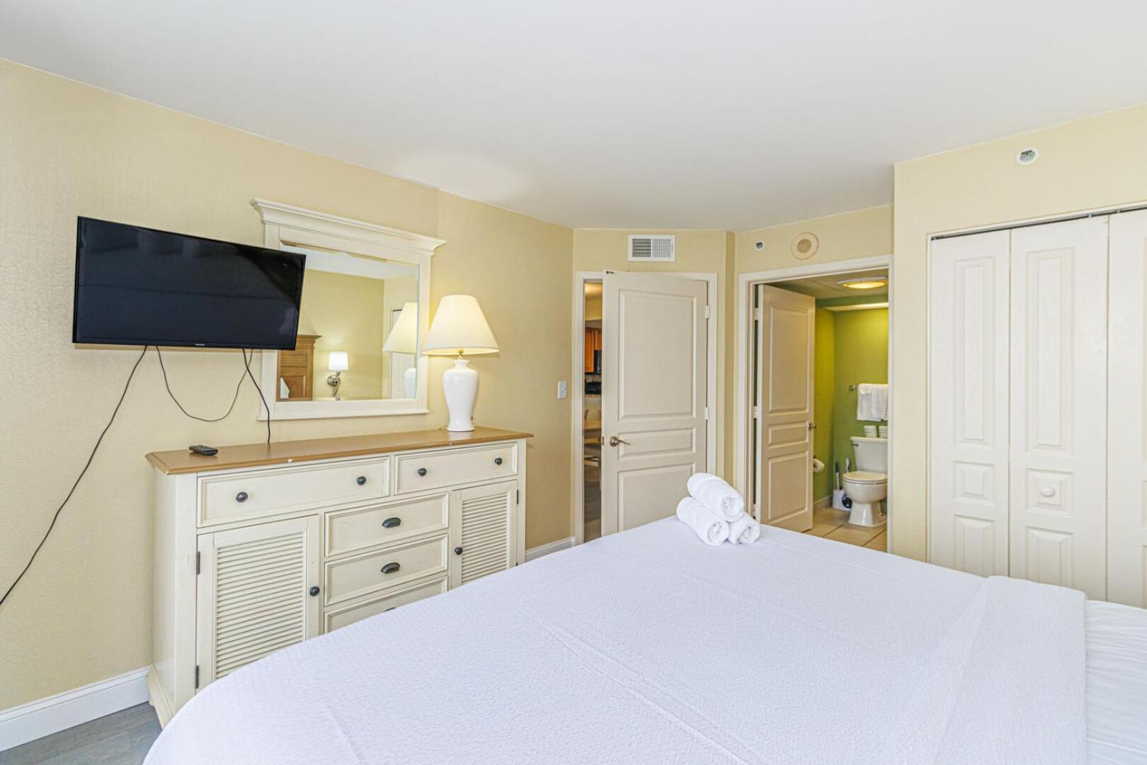 Gorgeous Oceanfront 3 Bedroom Condo! Sleeps 10 Guests! Compass Cove Mariner Tower 1217 Holiday home *