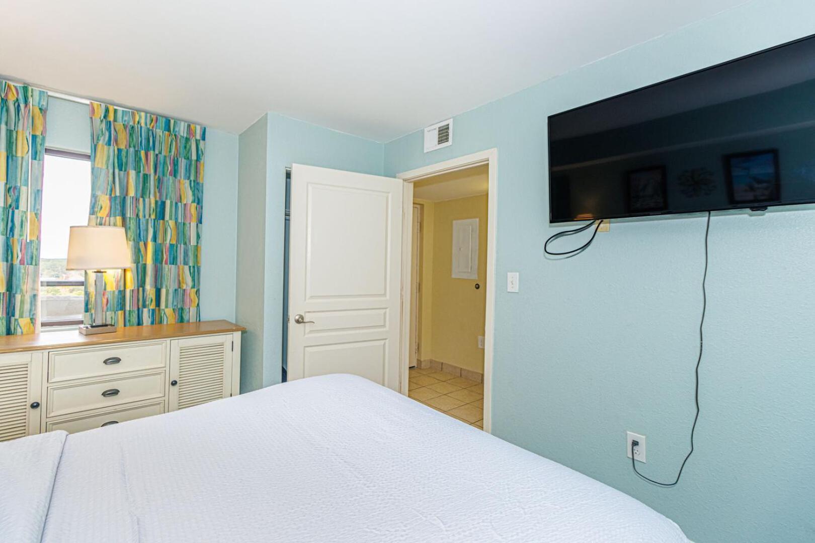 Gorgeous Oceanfront 3 Bedroom Condo! Sleeps 10 Guests! Compass Cove Mariner Tower 1217 Holiday home Myrtle Beach