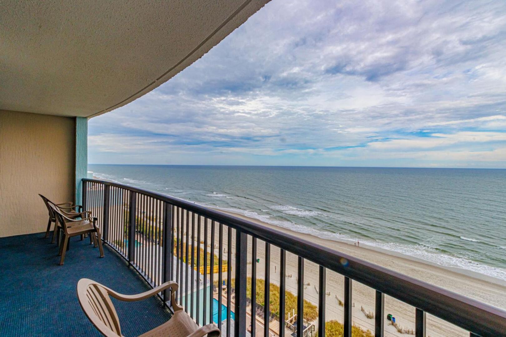 Gorgeous Oceanfront 3 Bedroom Condo! Sleeps 10 Guests! Compass Cove Mariner Tower 1217 * Myrtle Beach