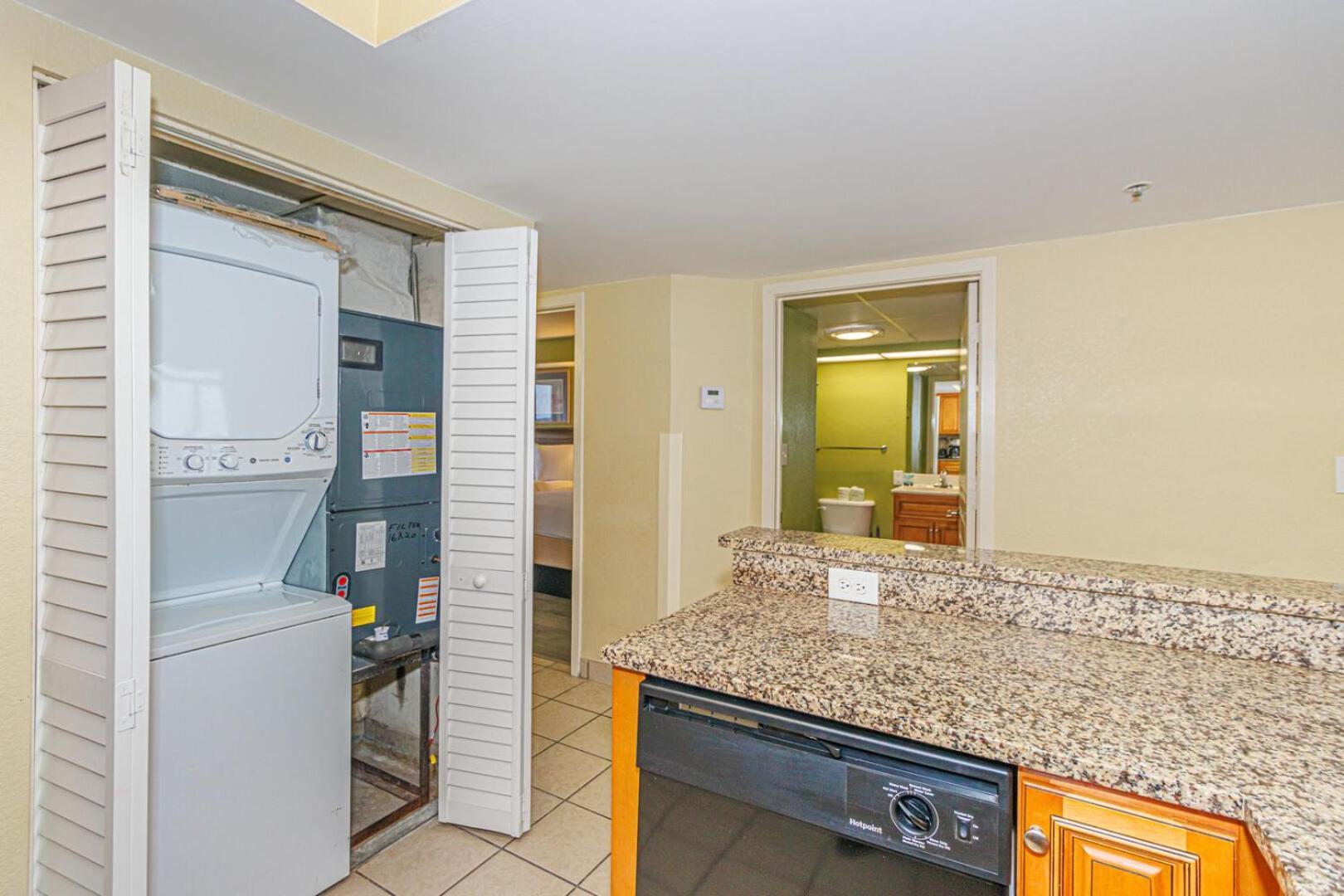Gorgeous Oceanfront 3 Bedroom Condo! Sleeps 10 Guests! Compass Cove Mariner Tower 1217 Myrtle Beach