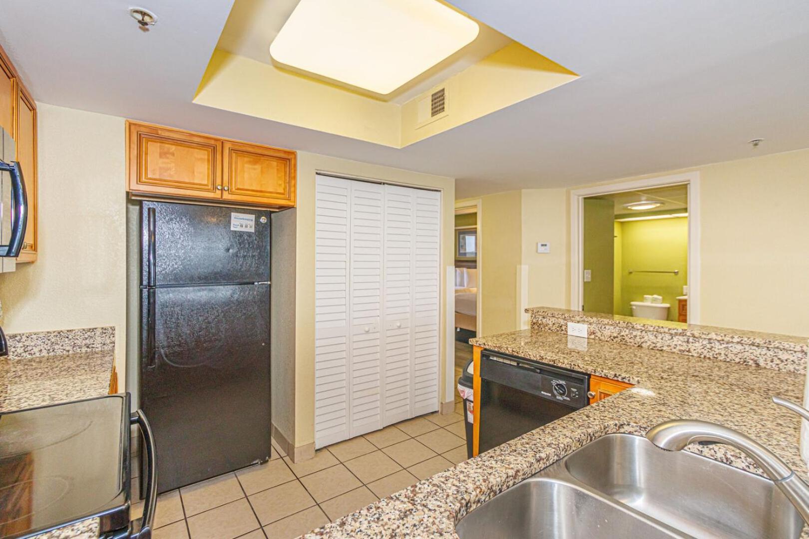 Gorgeous Oceanfront 3 Bedroom Condo! Sleeps 10 Guests! Compass Cove Mariner Tower 1217
