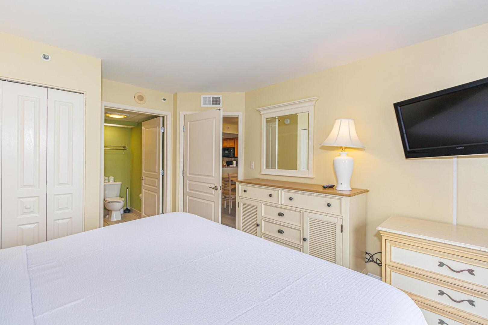 Oceanfront 3 Bedroom Condo! Sleeps 10 Guests! Compass Cove Mariner Tower 1216 Holiday home Myrtle Beach