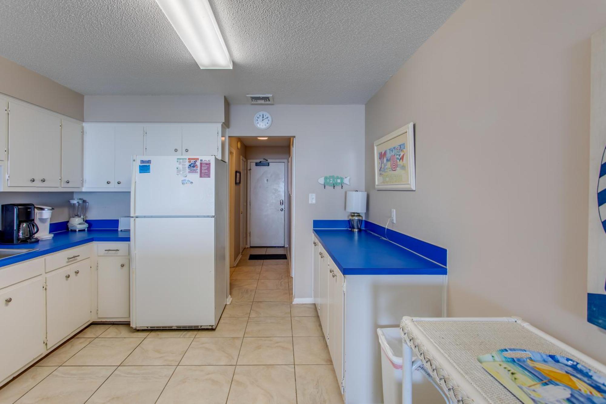 Apartment Sunny Windy Hill Beachfront With Private Patio *