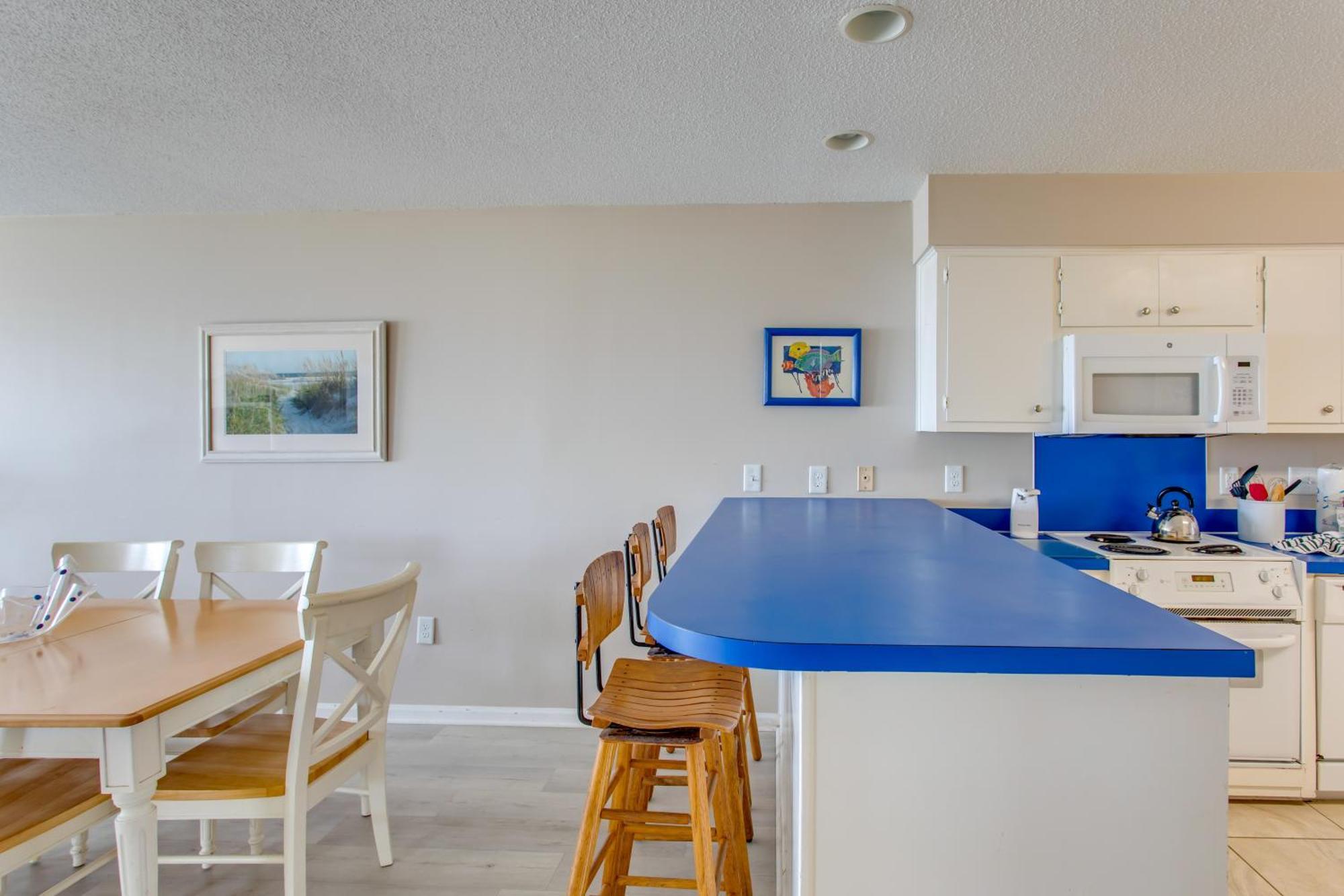 Sunny Windy Hill Beachfront With Private Patio * Myrtle Beach