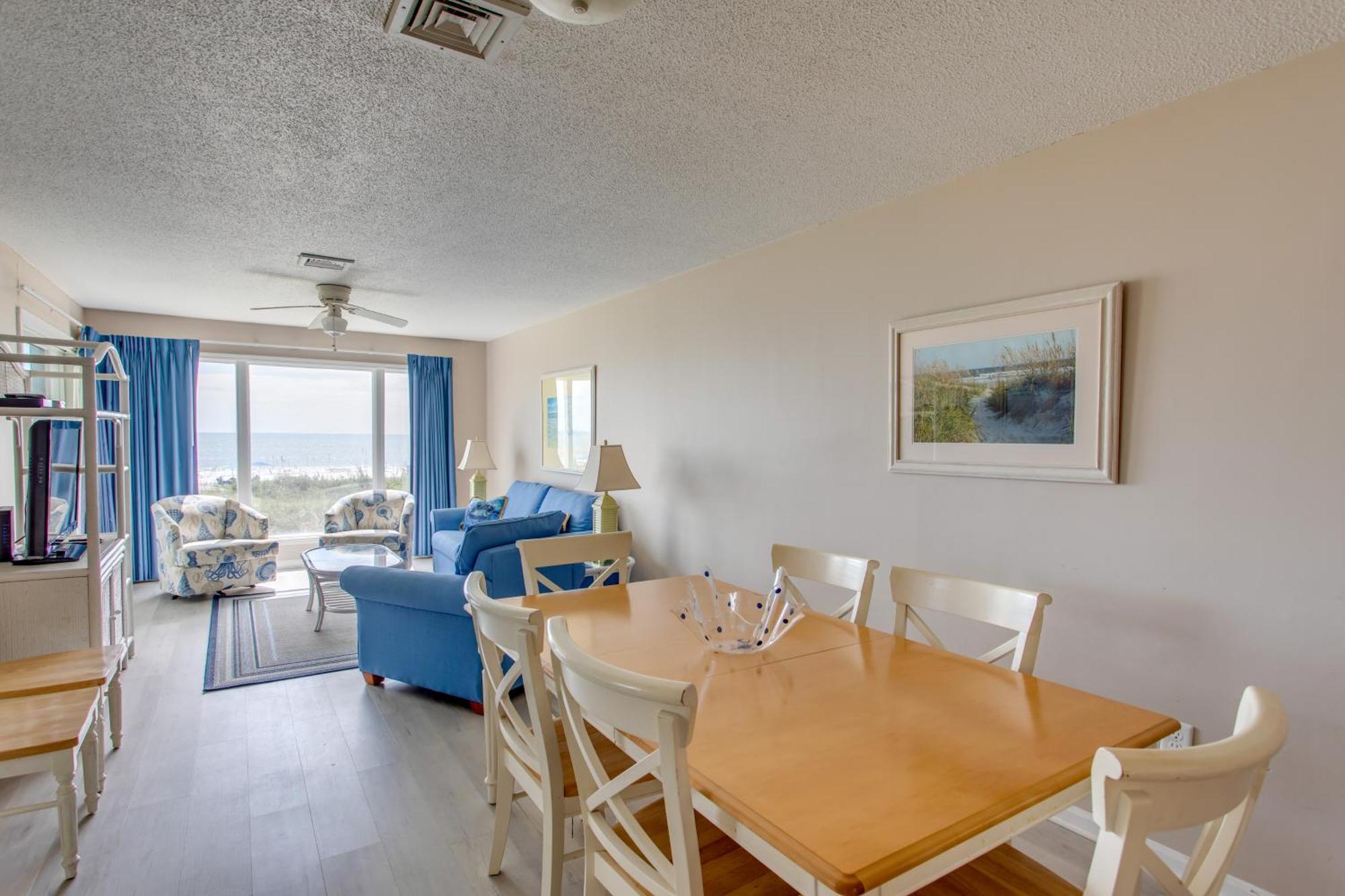Sunny Windy Hill Beachfront With Private Patio *