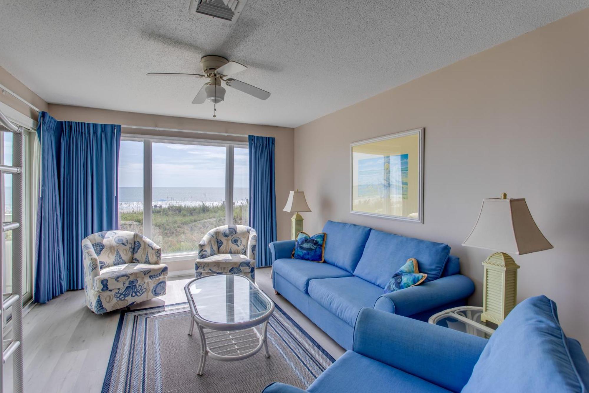 Sunny Windy Hill Beachfront With Private Patio Apartment *