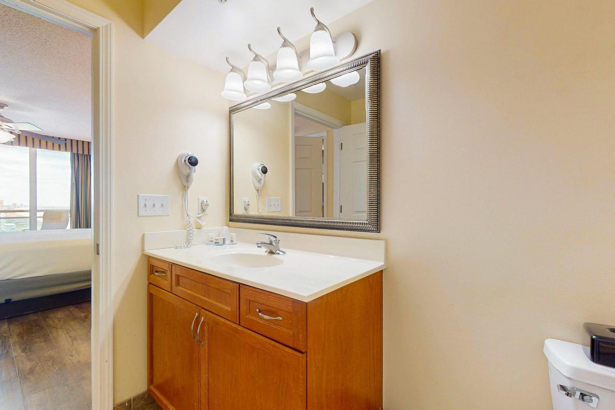 Bahama Sands Apartment *