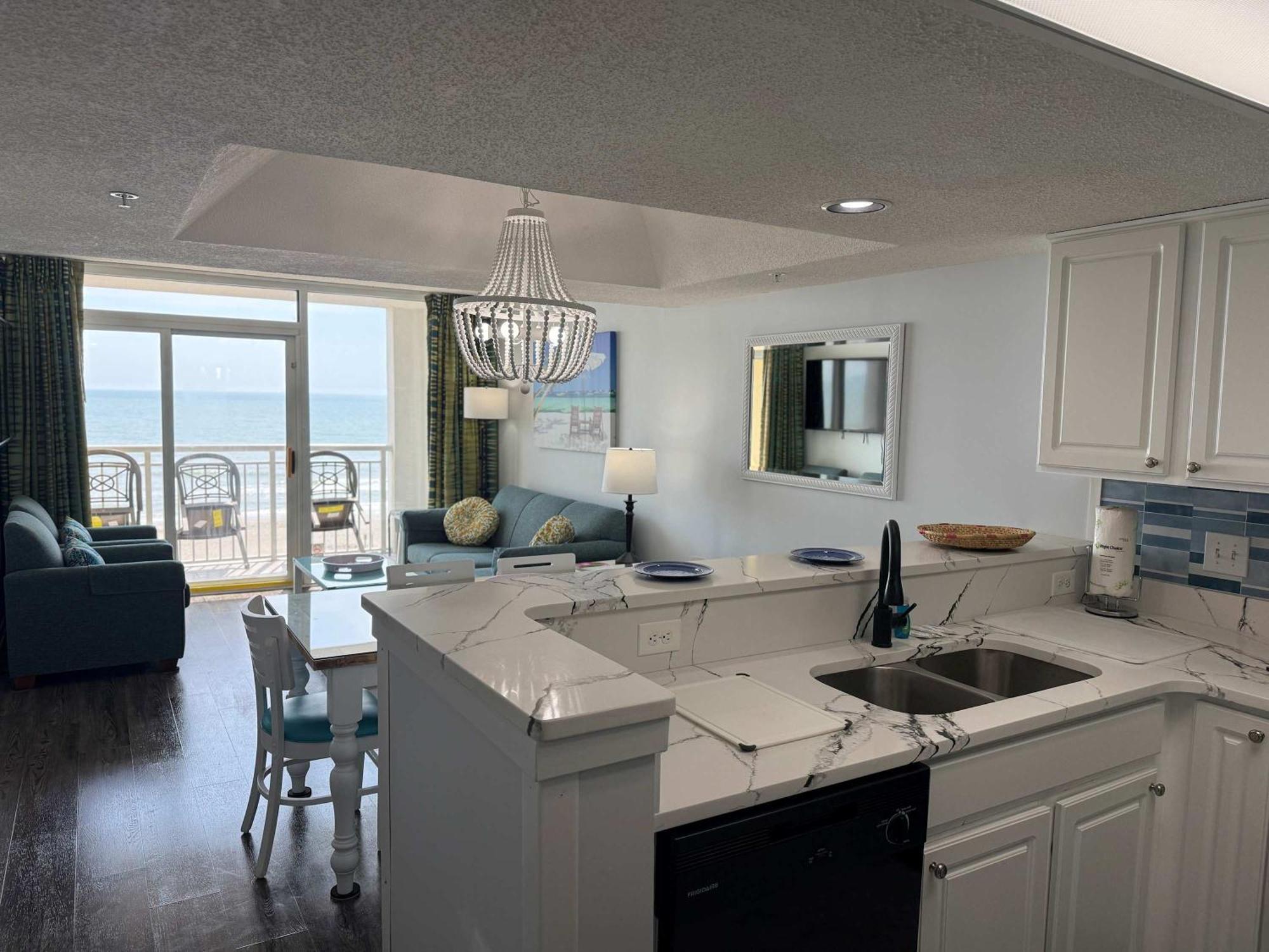 New Oceanfront 2br2ba - Camelot 411 *