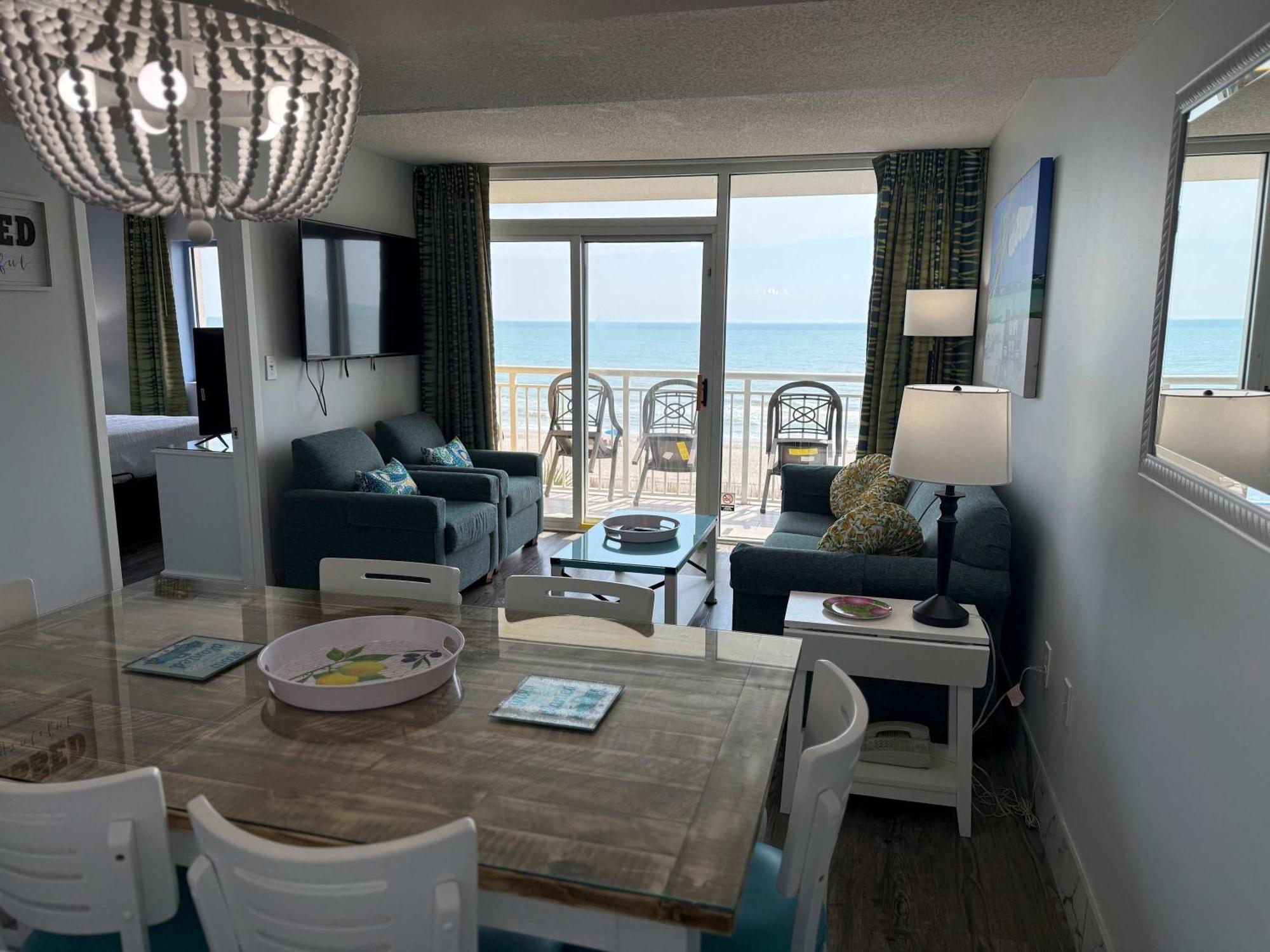New Oceanfront 2br2ba - Camelot 411 Holiday home