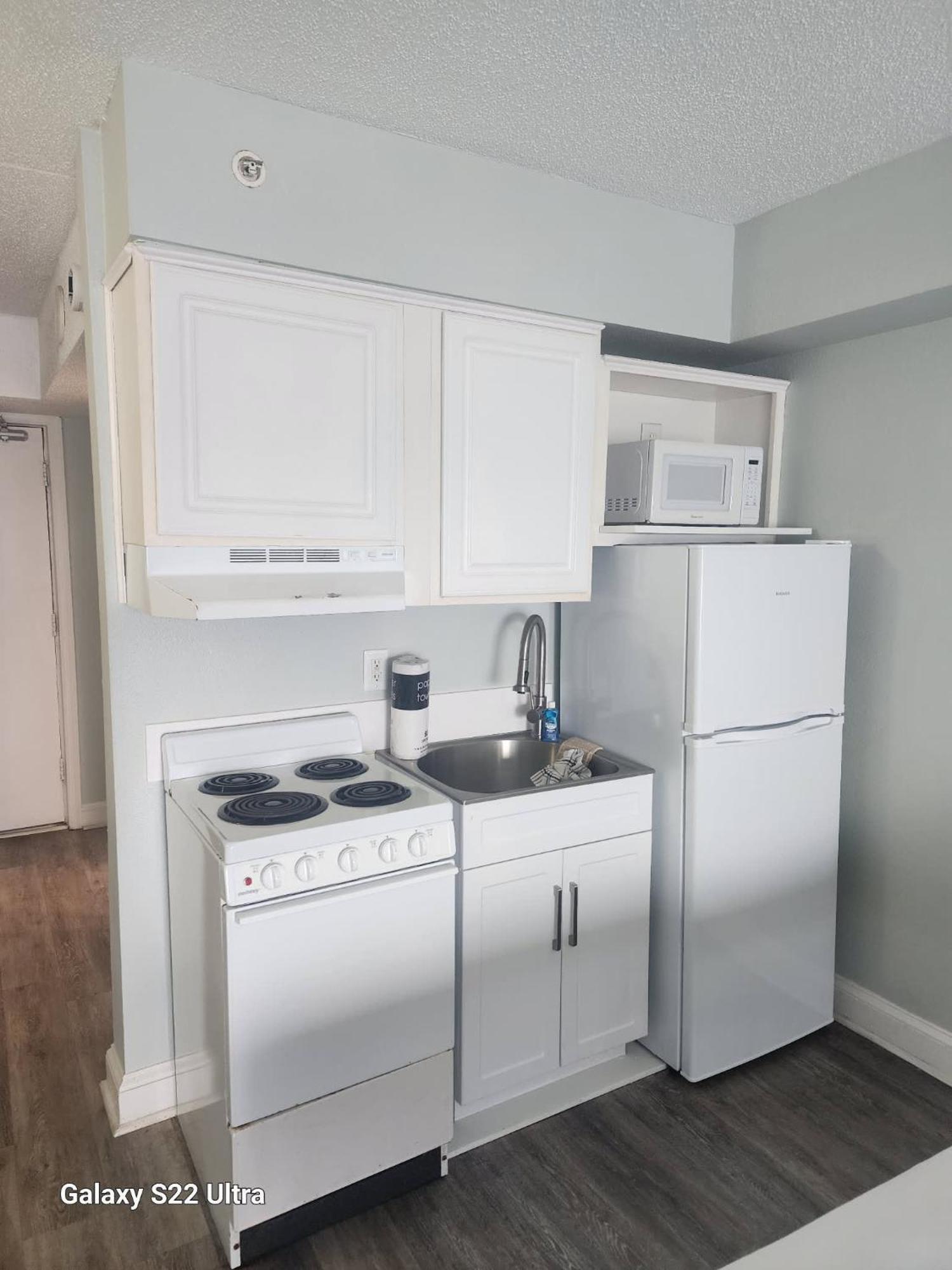 Oceanfront Efficiency T606 Apartment *