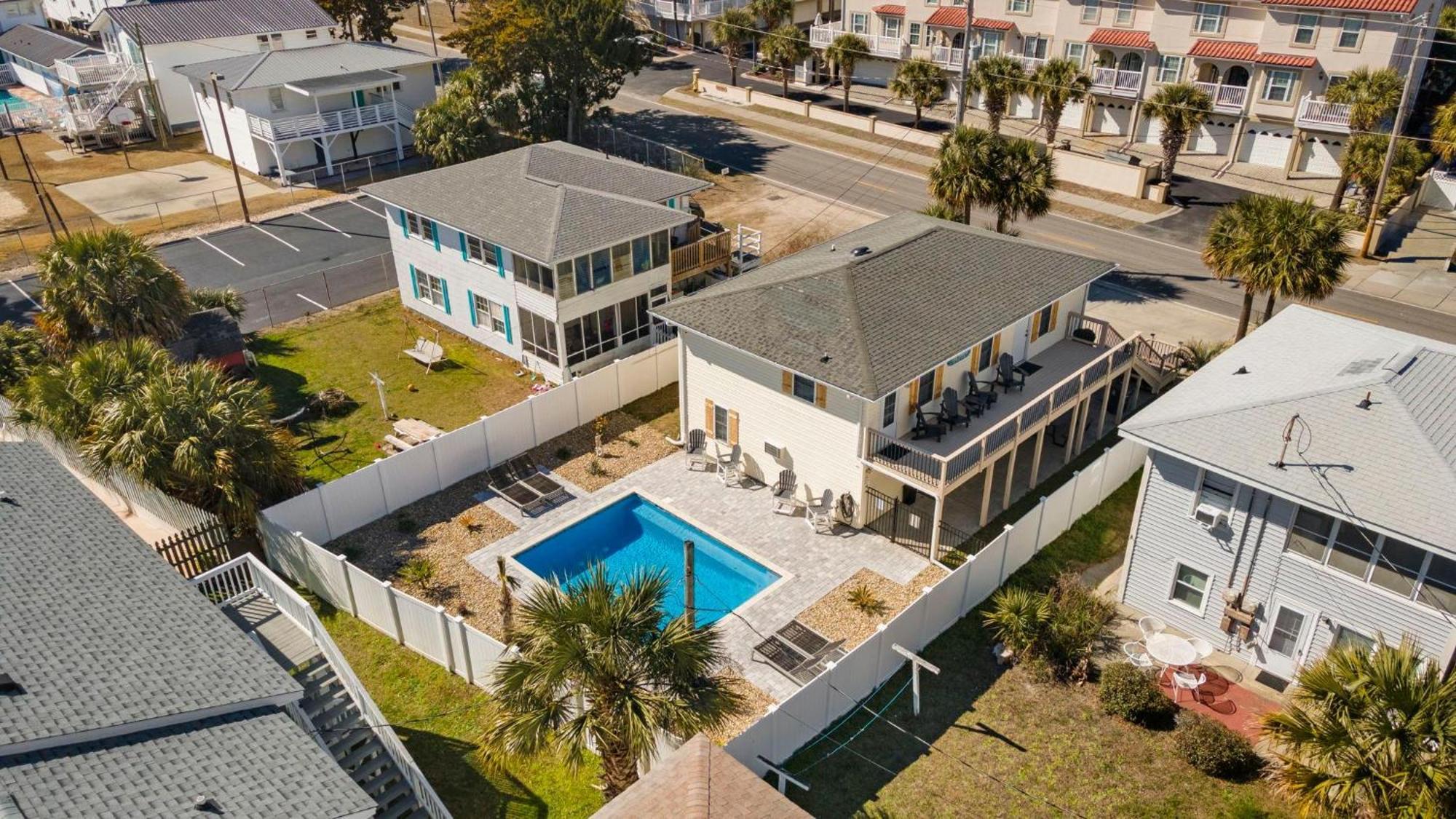 Holiday home The Wicked Whale - 3rd Row - Ocean Drive Section Myrtle Beach