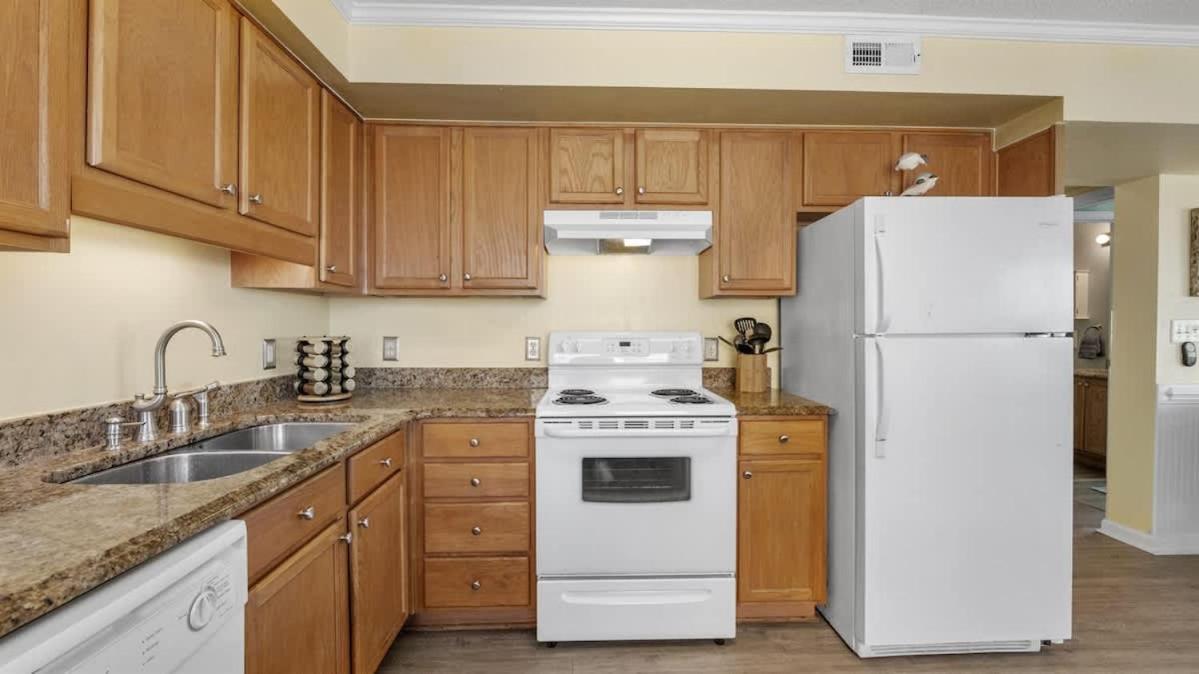 Holiday home *2br Oceanfront Retreat*king Ensuite*pool*nmb Cherry Grove*pc4 Myrtle Beach