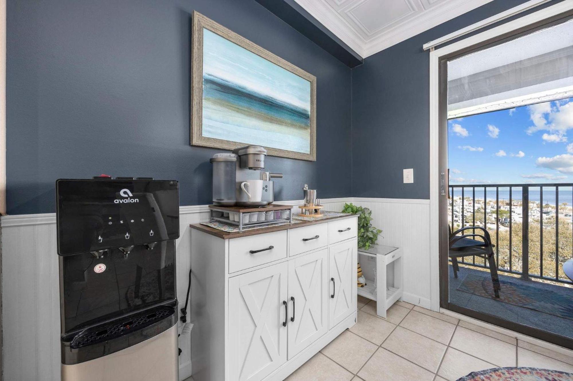 Gorgeous Ocean Views Patio Oasis Amenities Holiday home