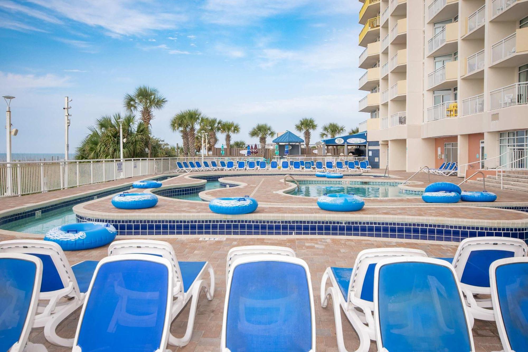 To Unwind, Views, Pools & Free Stuff! C50 Holiday home