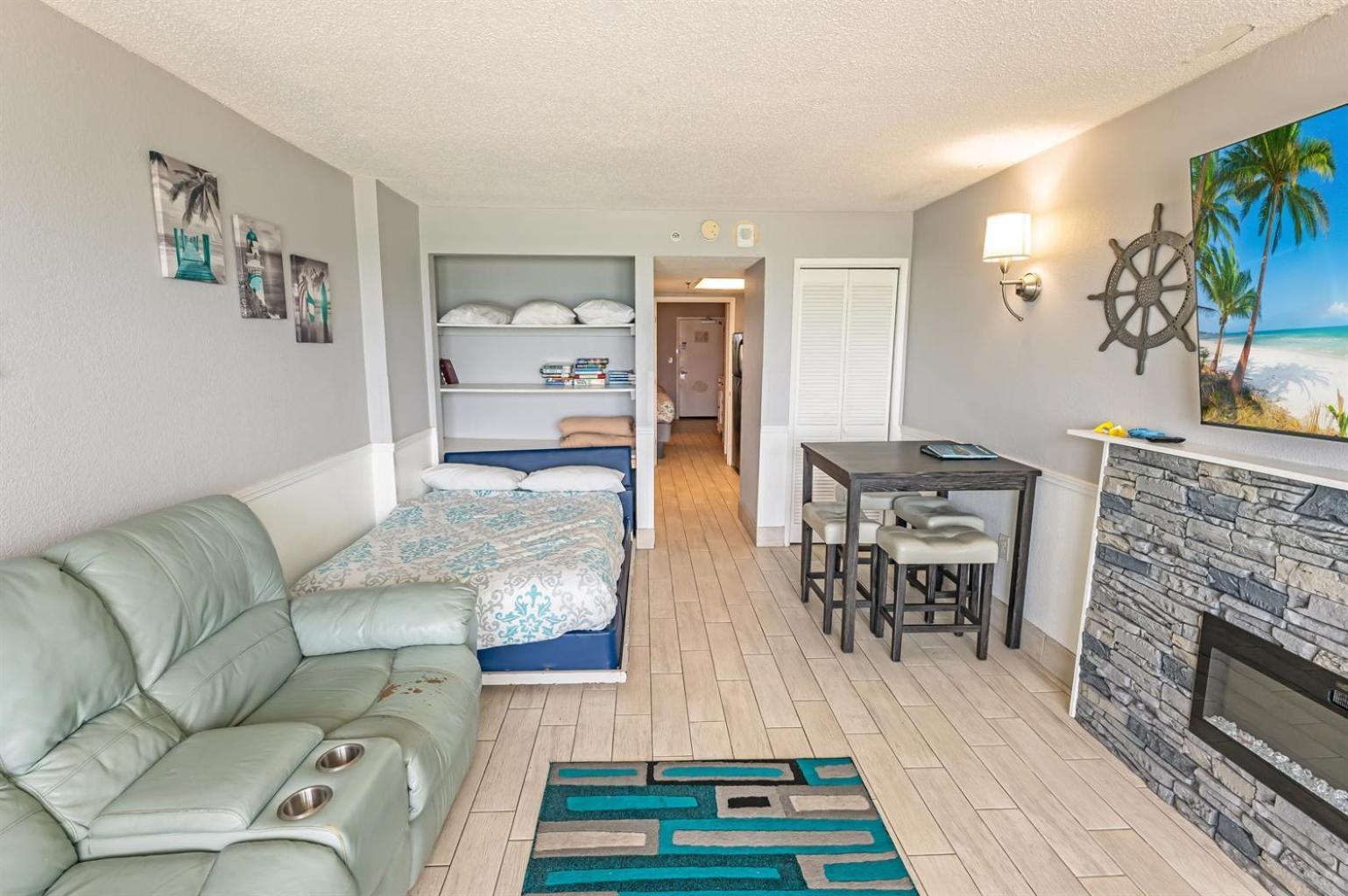 Holiday home Newly Renovated, Oceanfront, Pools,fantastic View! *