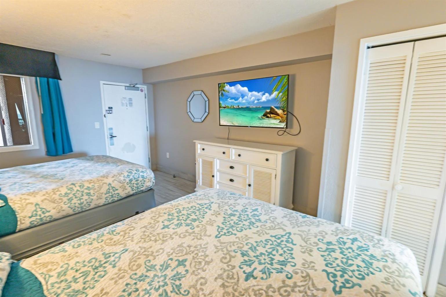 Newly Renovated, Oceanfront, Pools,fantastic View! Holiday home