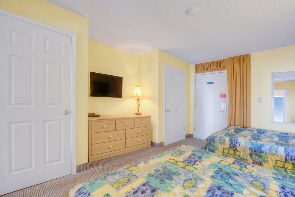 Resort North Shore Oceanfront 3*