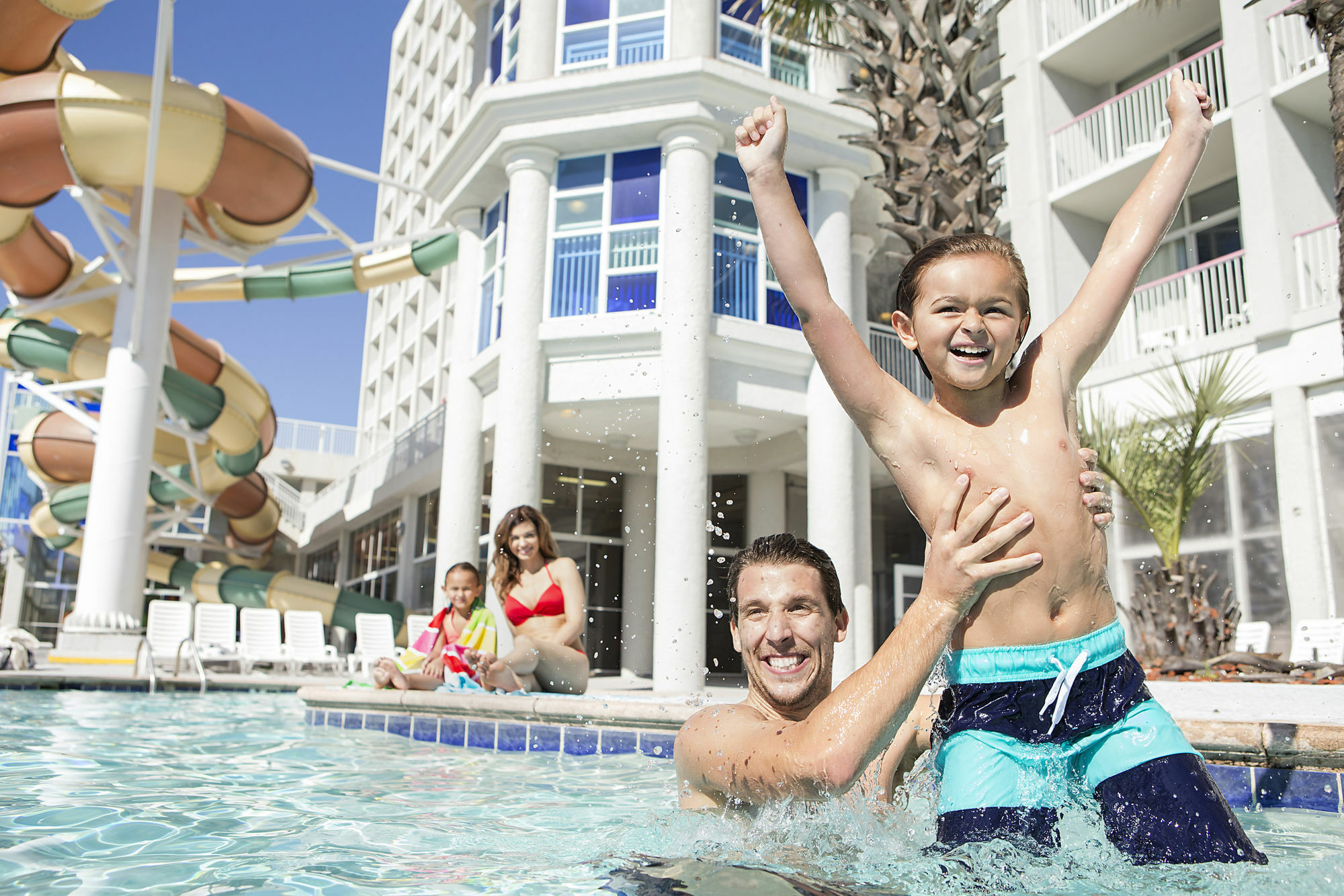 Crown Reef And Waterpark Resort 2*
