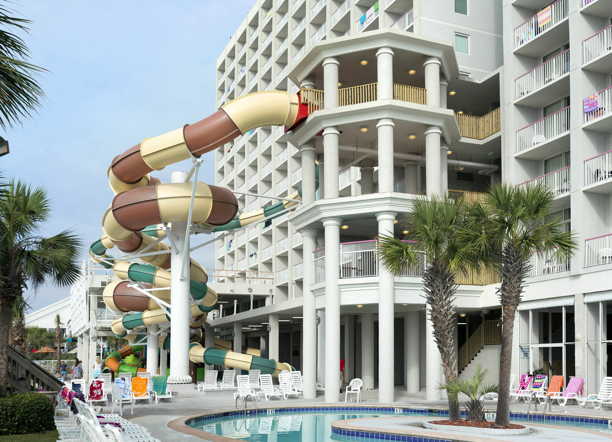 Crown Reef And Waterpark Resort 2*