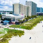 Beautiful 3 Bdrm Condo Steps From Beach & Main St