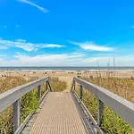 Ocean Reef Resort - Direct Oceanfront Studio - Nicely Updated! Perfect For 2-4 Guests! Unit 303