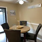 Pink Flamingo/Walk To Beach W/ King Bedroom